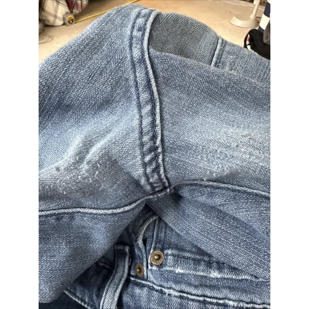 Vineyard Vines Jeans Women’s 4 Cropped Distressed Raw Hem Medium Blue Some Wear - Picture 16 of 16